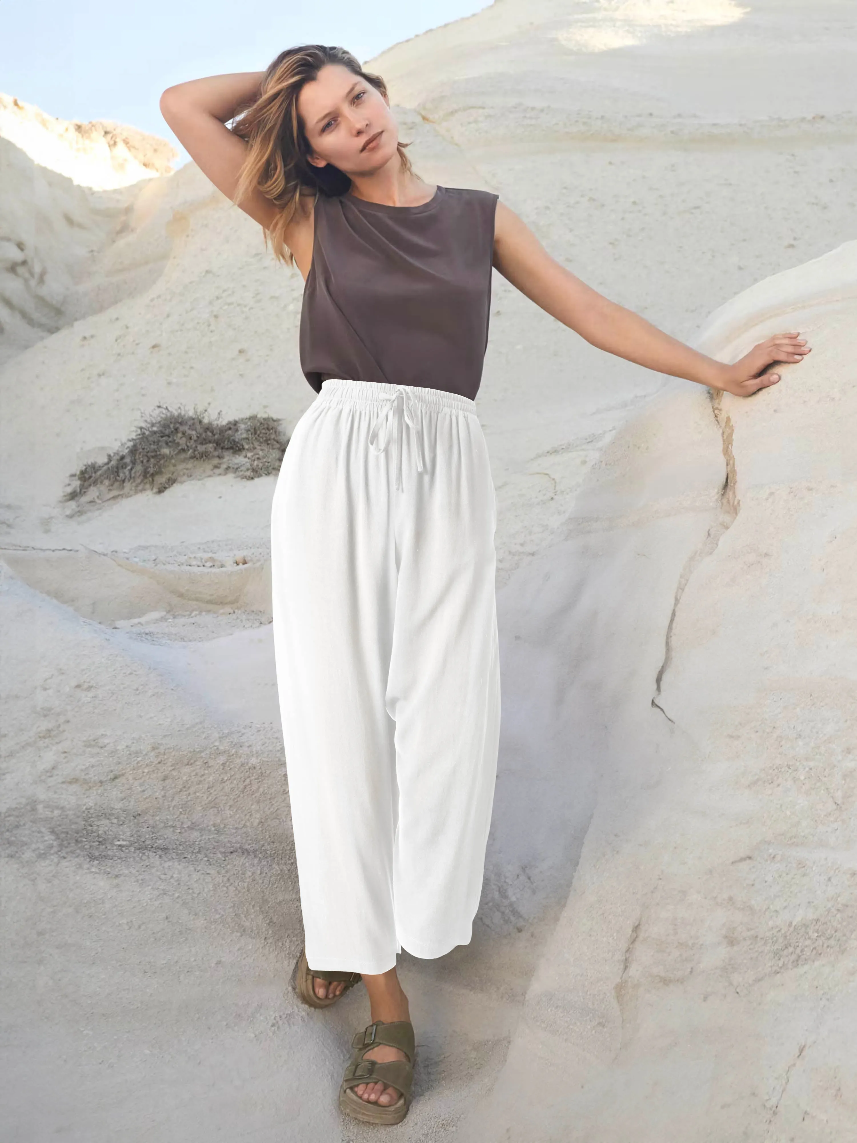Womens Premium Capri Linen Pants Relaxed Fit Elastic Waist Cropped Trousers with Pockets